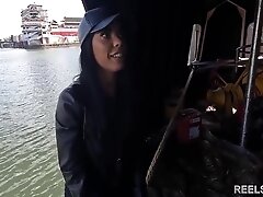 An Italian With An Athletic Body Cheats On Her Boyfriend And Gets Fucked Publicly On A Boat In Anal By 2 Strangers !!