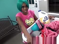 Fuck Stranger Ebony Teen Cute Amateur Blowjob Public In Laundromat Head 18