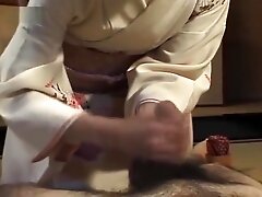 Cock serviced by a cute asian - Pompie
