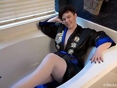 We meet the hairy and sexy Dmitri Vosche in a tub - WeAreHairy