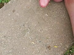 Nackt wichsen im Park