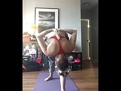 Miley Cyrus yoga workout