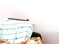 HUge ass babe is enjoying a fast fuck machine