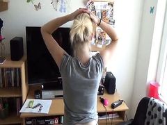 Girlfriend gets a spanking