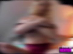 Kleinne Jungmoesen rasiert und dann gefesselt